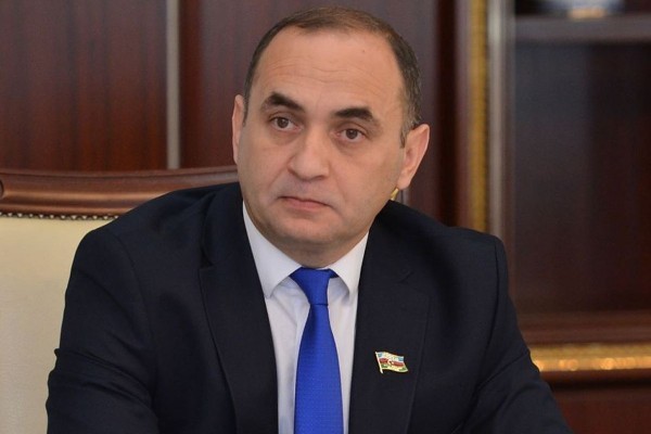 Deputata ağır itki- FOTO